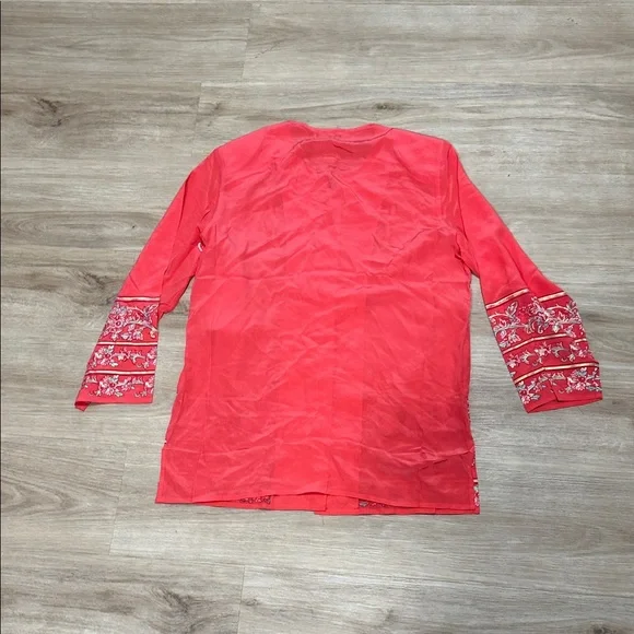Diane Gilman Red Floral Embroidered Top - Picture 6 of 6
